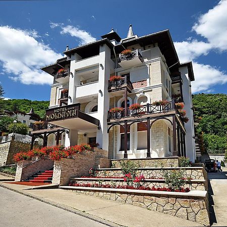 Hotel Moldavia Slănic-Moldova Exteriör bild