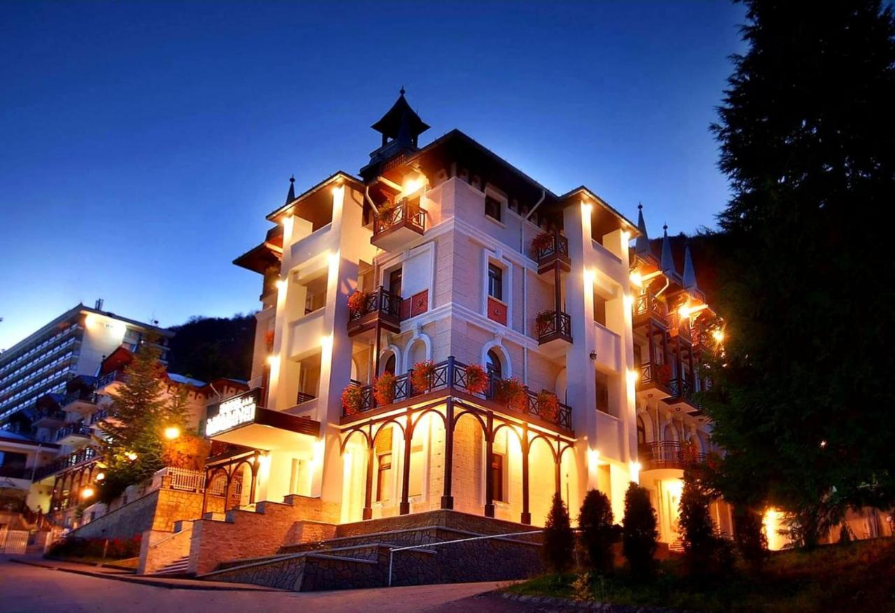 Hotel Moldavia Slănic-Moldova Exteriör bild