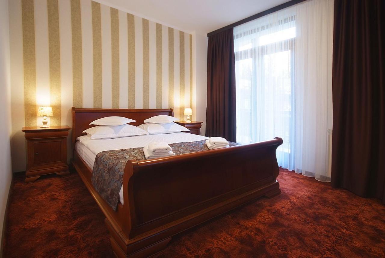 Hotel Moldavia Slănic-Moldova Exteriör bild