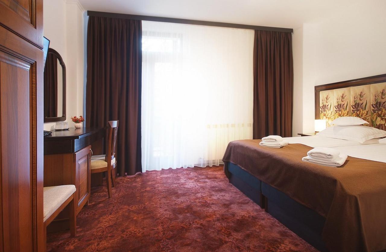 Hotel Moldavia Slănic-Moldova Exteriör bild
