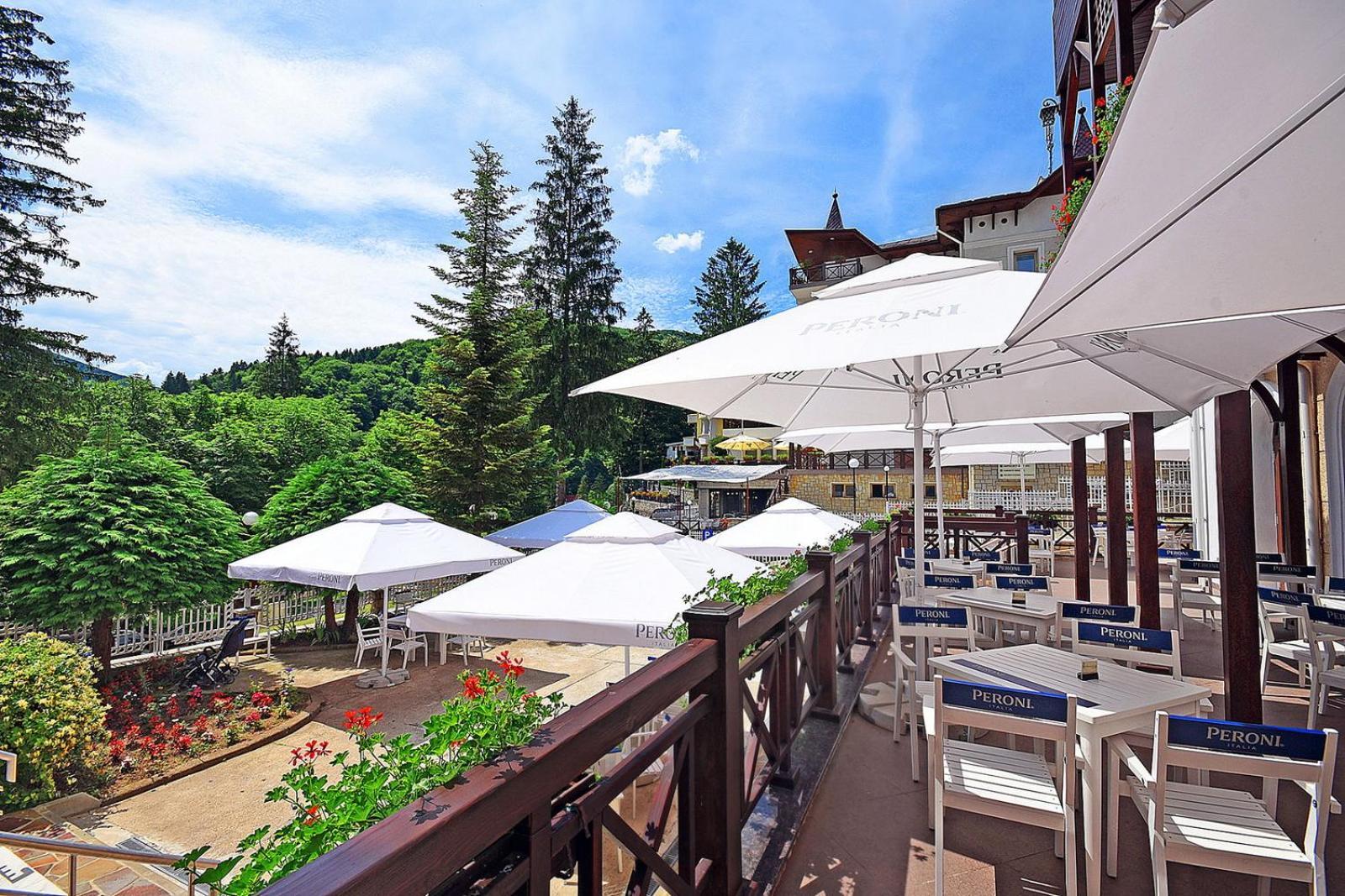 Hotel Moldavia Slănic-Moldova Exteriör bild