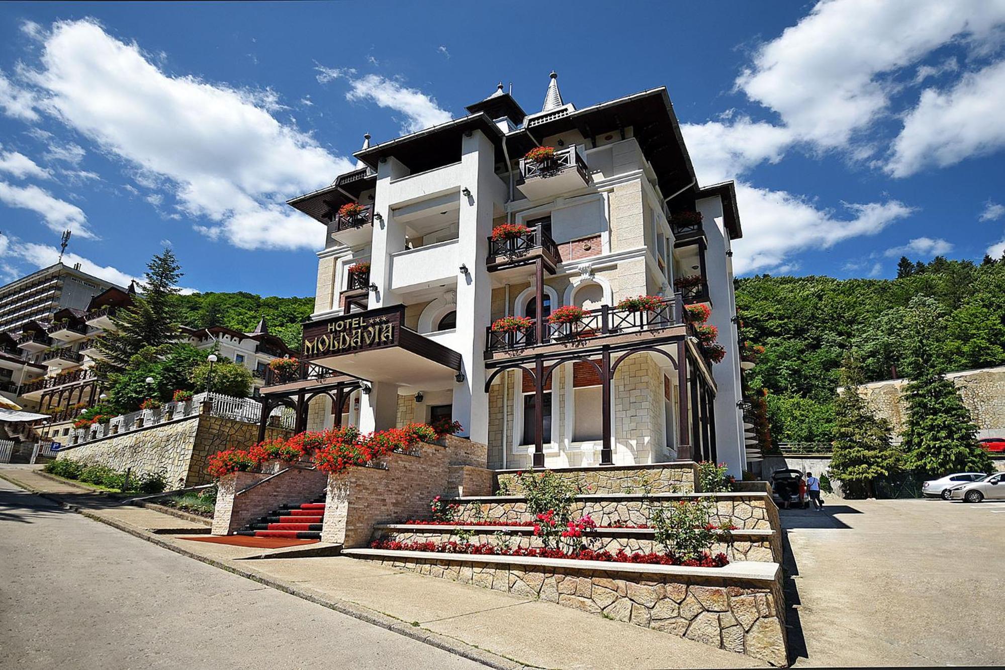 Hotel Moldavia Slănic-Moldova Exteriör bild