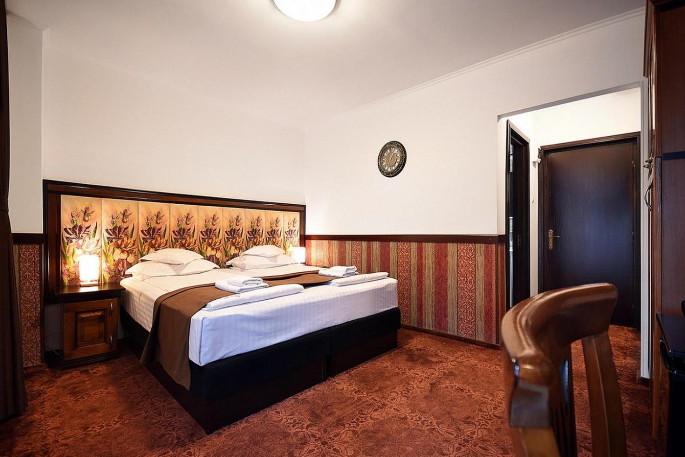 Hotel Moldavia Slănic-Moldova Exteriör bild