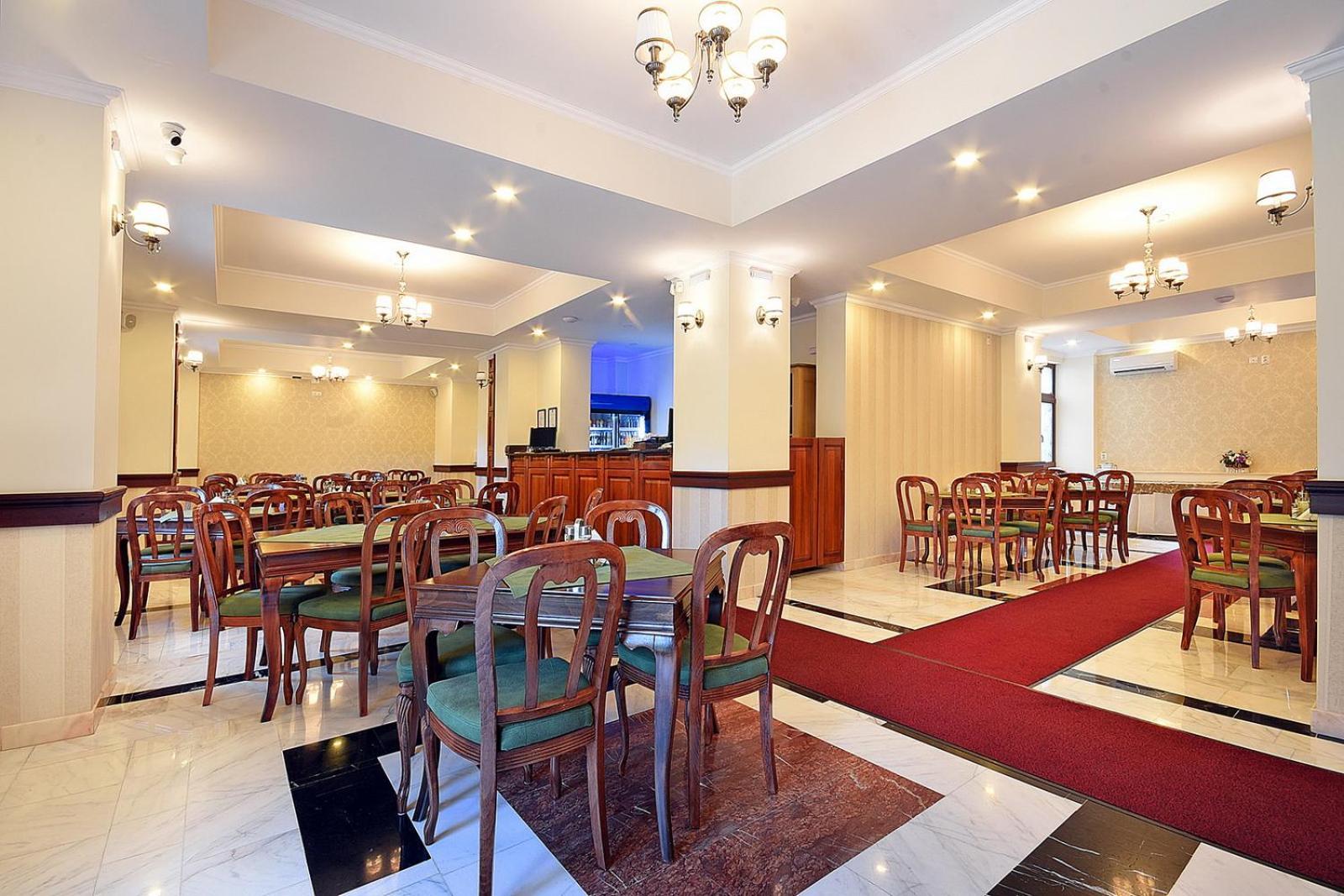 Hotel Moldavia Slănic-Moldova Exteriör bild