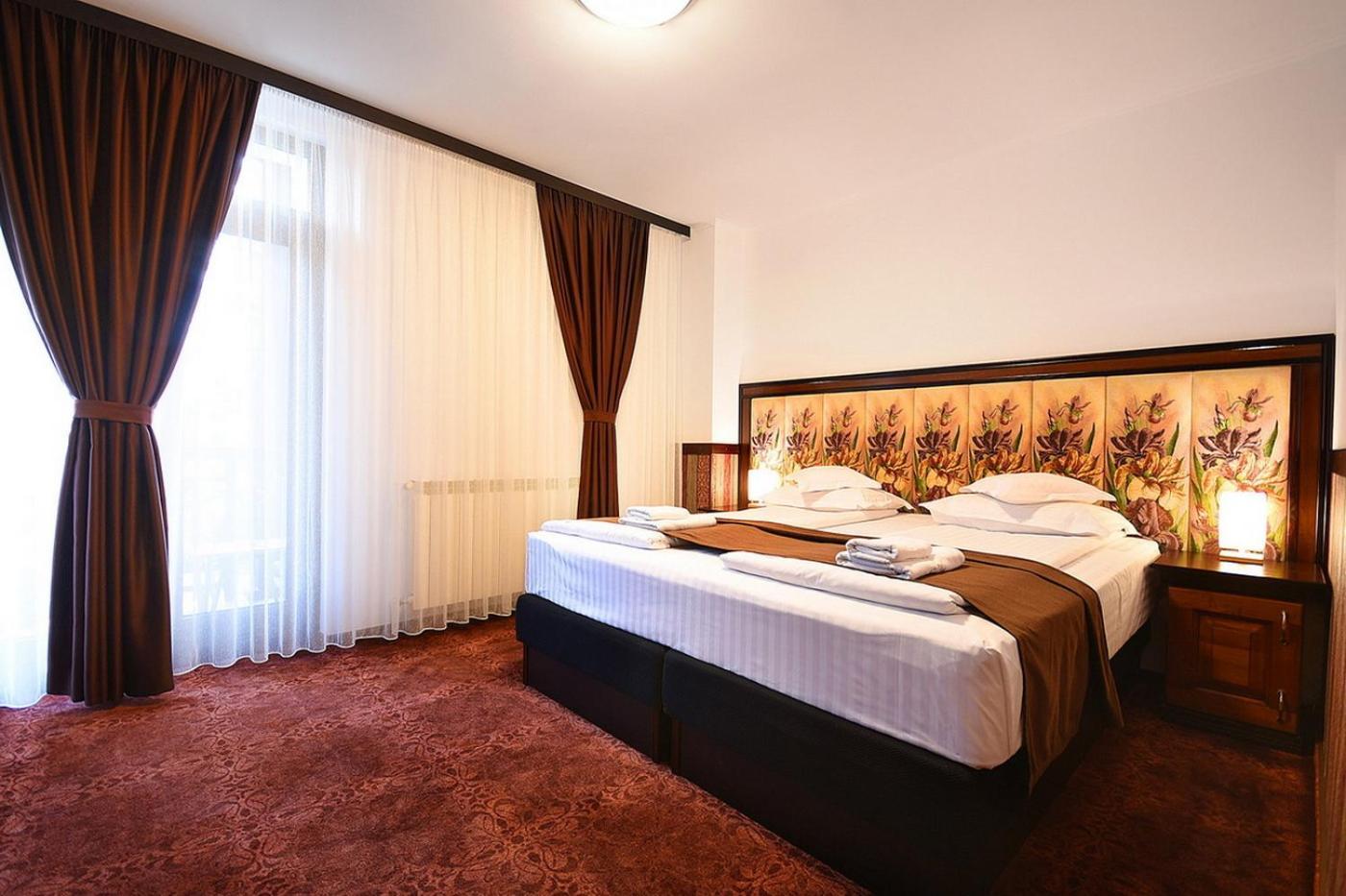 Hotel Moldavia Slănic-Moldova Exteriör bild