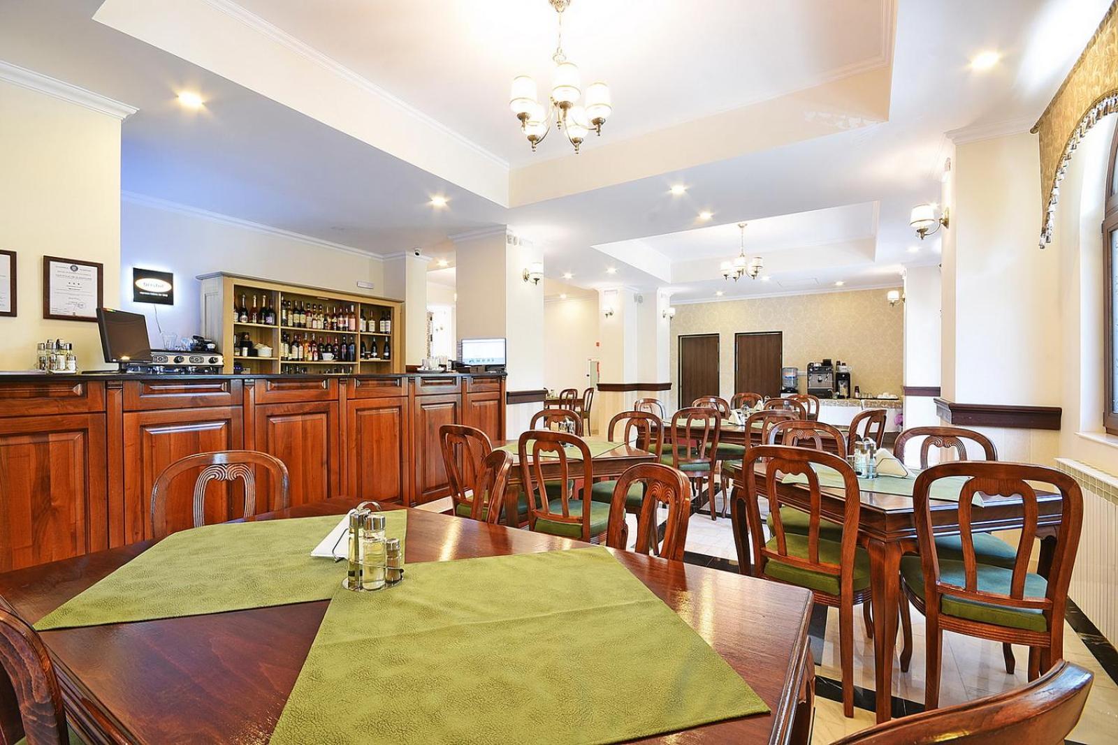 Hotel Moldavia Slănic-Moldova Exteriör bild