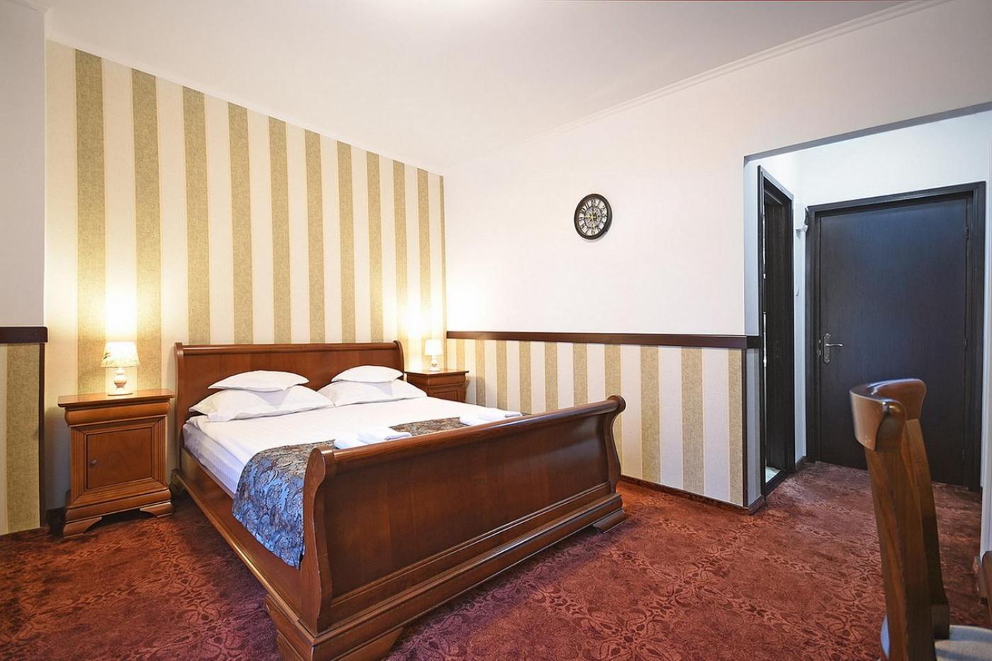 Hotel Moldavia Slănic-Moldova Exteriör bild