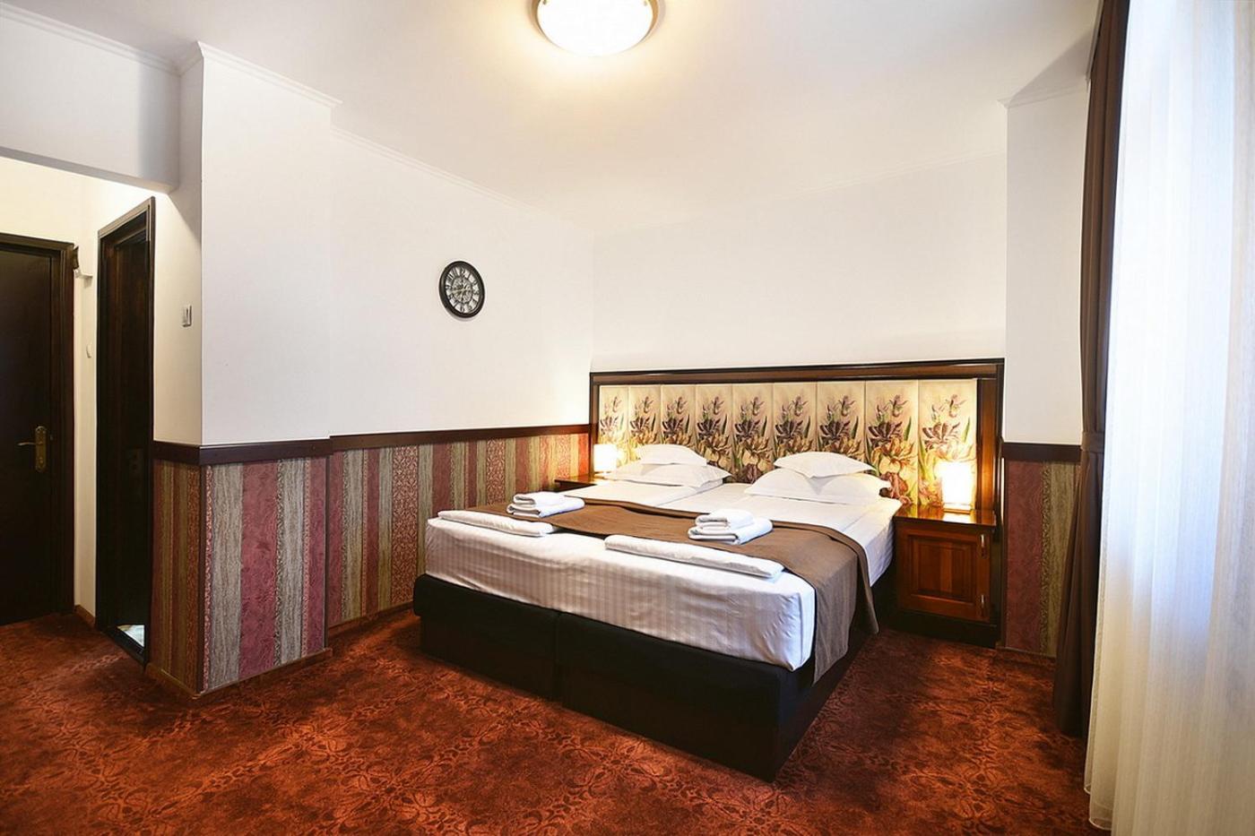 Hotel Moldavia Slănic-Moldova Exteriör bild